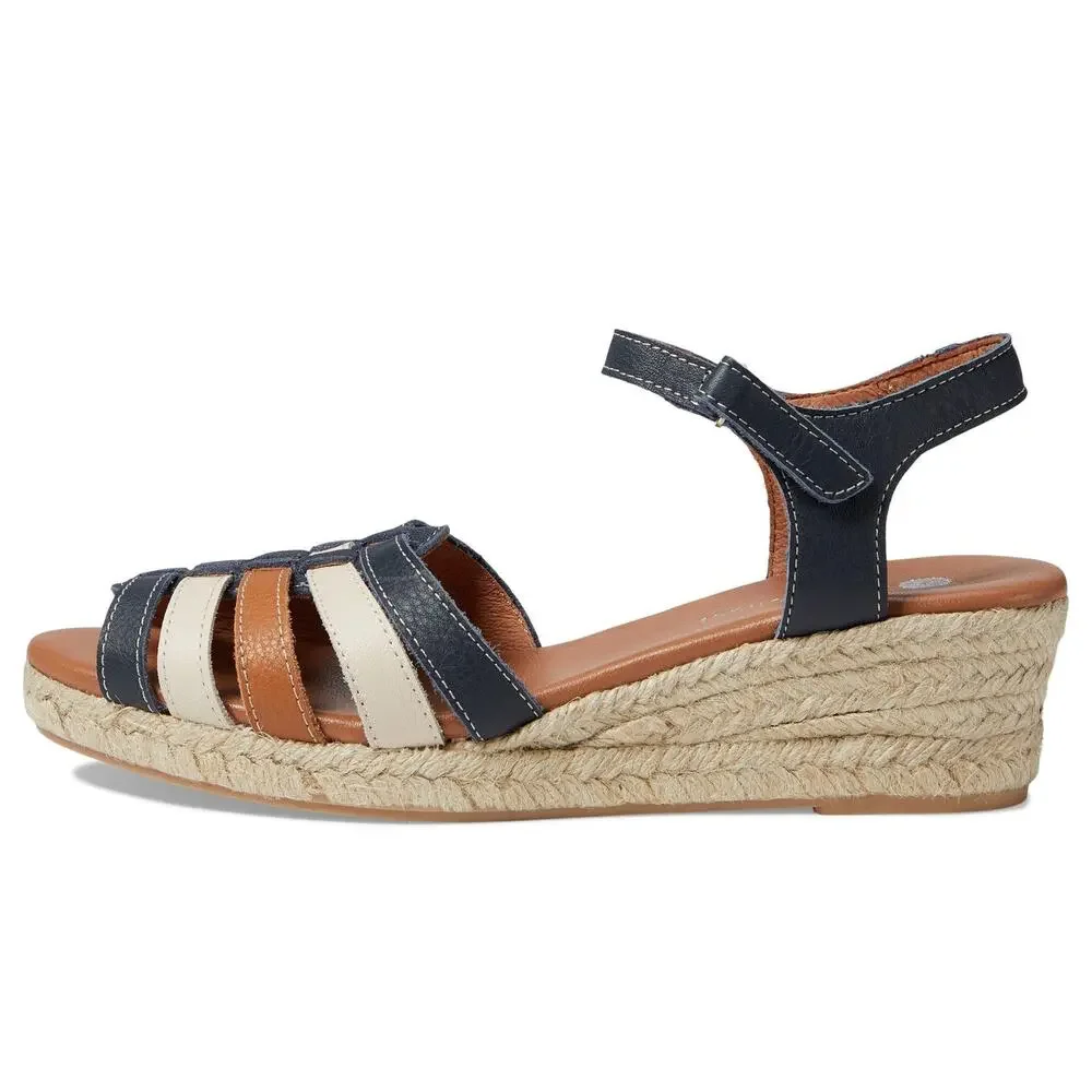 ERIC MICHAEL HELSINKI NAVY EU 40 (US WOMEN'S 9.5-10) M (B)